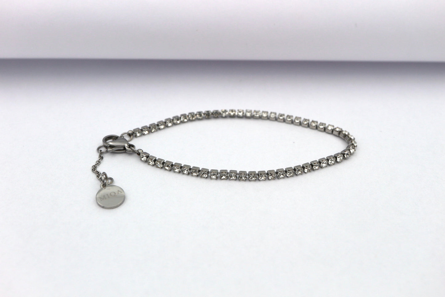Tennis bracelet