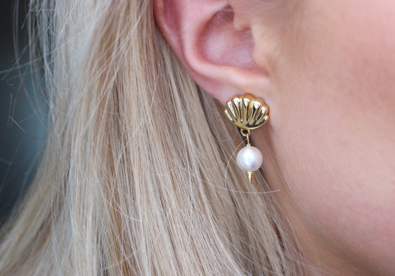 Shell earring