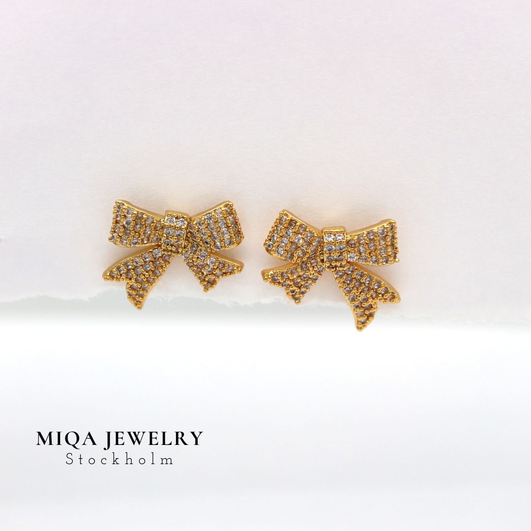 Bow earring