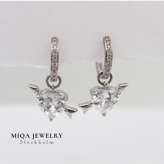 Heart sparkling arrow