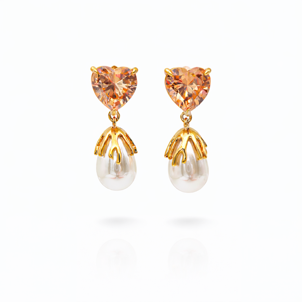 Pearl charm earring