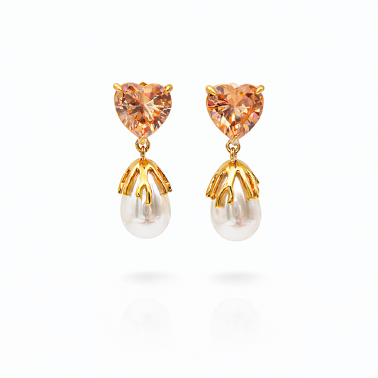 Pearl charm earring