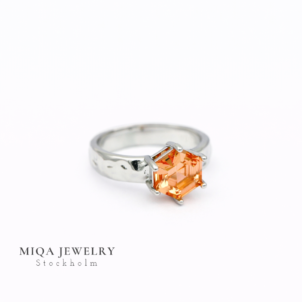 Rose crystal ring