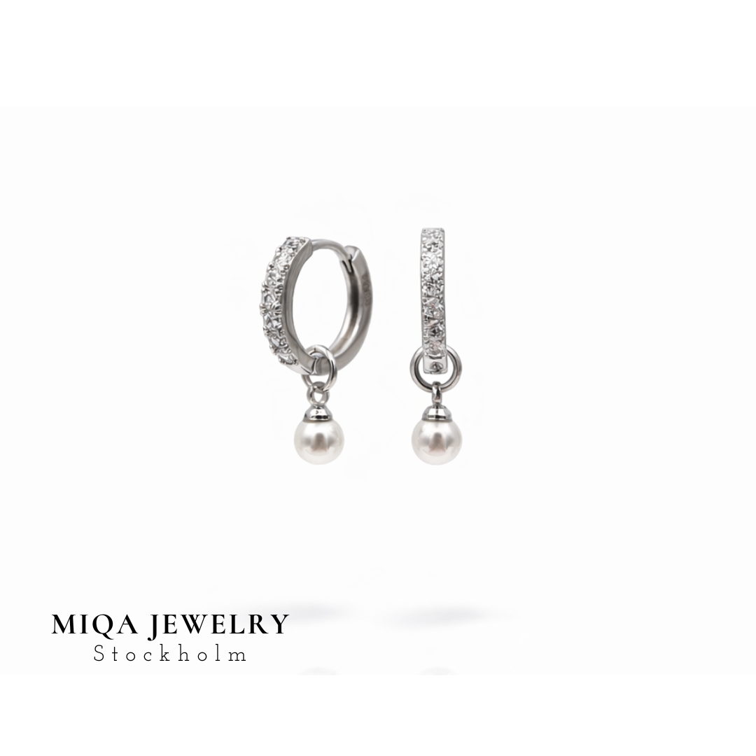 Astrid pearl Hoops