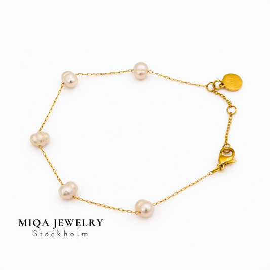 Pearl bracelet