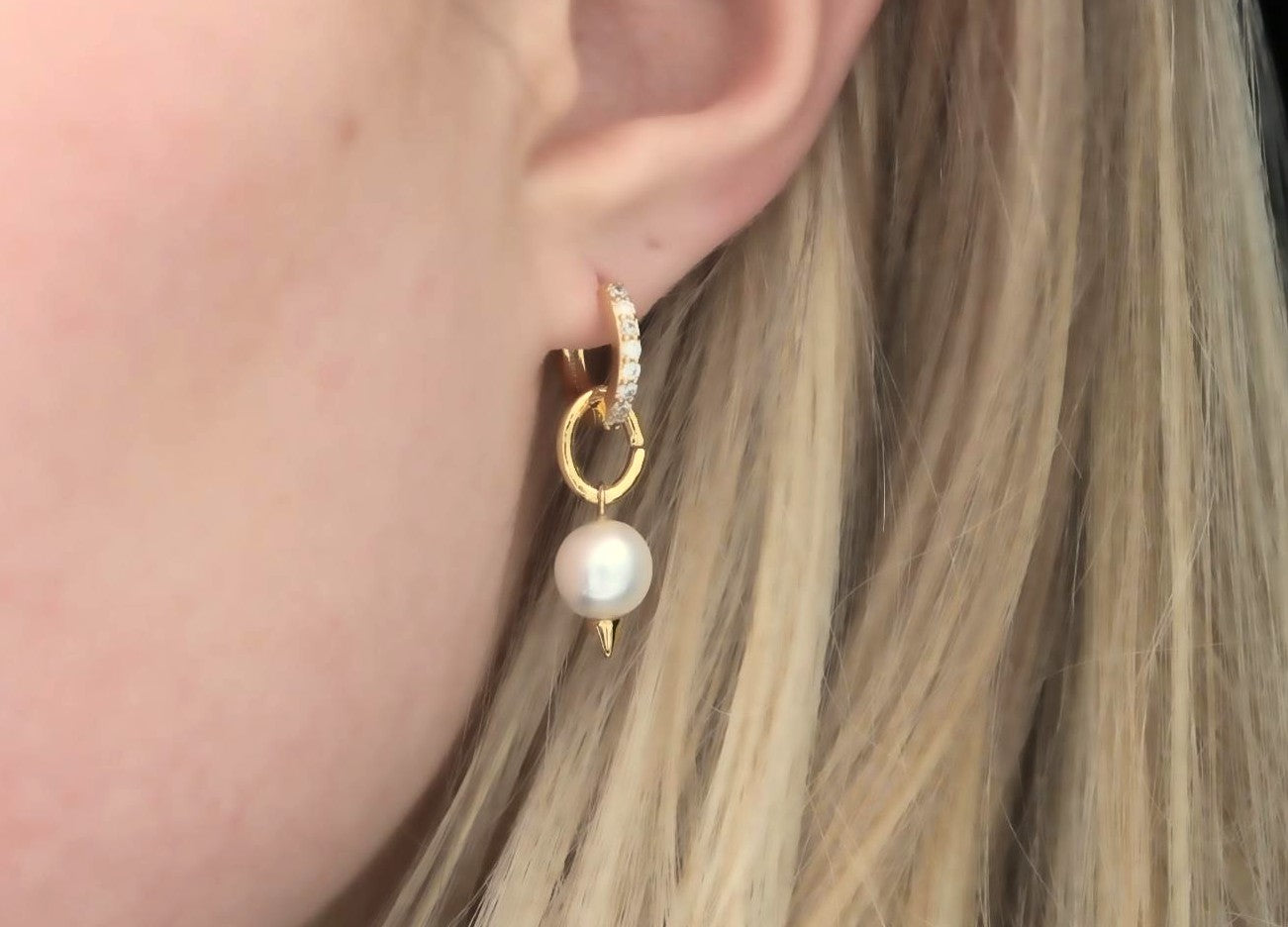 Pearl spike earring